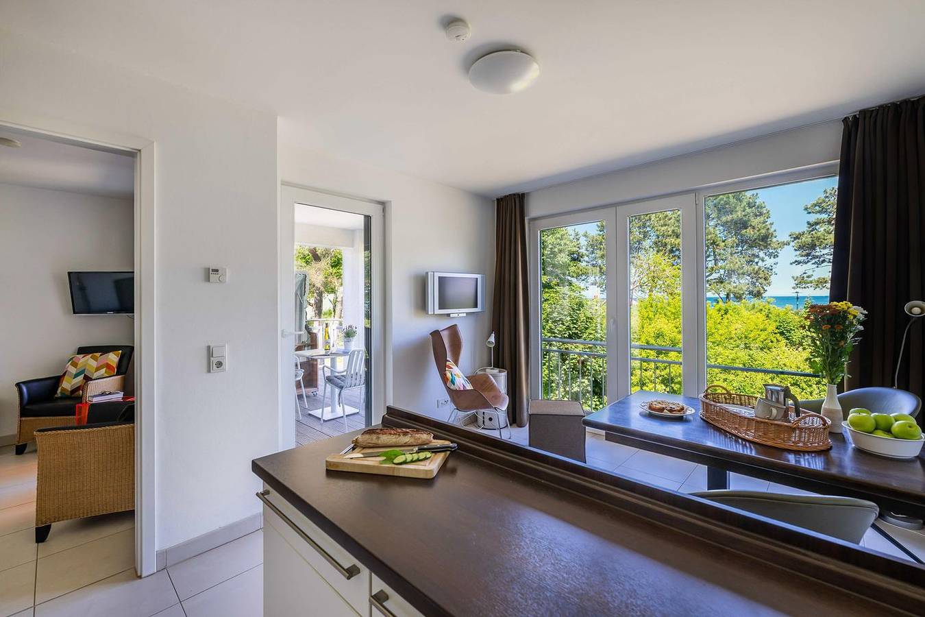 Ganze Wohnung, Stilvolle Ferienwohnung mit traumhaften Ostseeblick in Strandkörbe, Breege