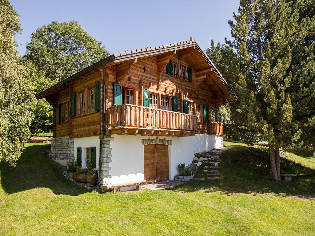 St-Valentin n° 18, typical chalet with garden and views of the bernese alps in Chalais (Suiza), Alpes del Valais