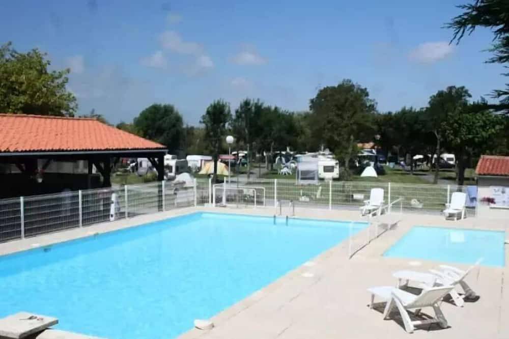 Camping Les Catalpas*** - Mobile home Classic 4 Rooms 6 People in Saint-Georges-de-Didonne, Côte de Beauté