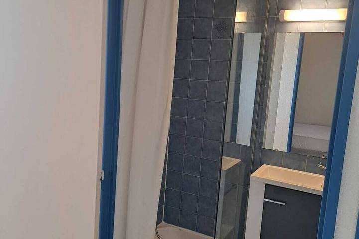 Ganze Wohnung, 1-Zimmer-Studio mit Meerblick. Ideal für 2 Erwachsene und 1 Kind. in Saint Pierre la Mer, Fleury