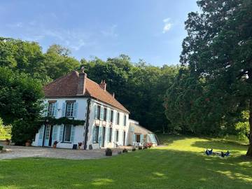 Cottage pour 17 personnes, avec vue ainsi que piscine et jardin, animaux acceptés dans Parly