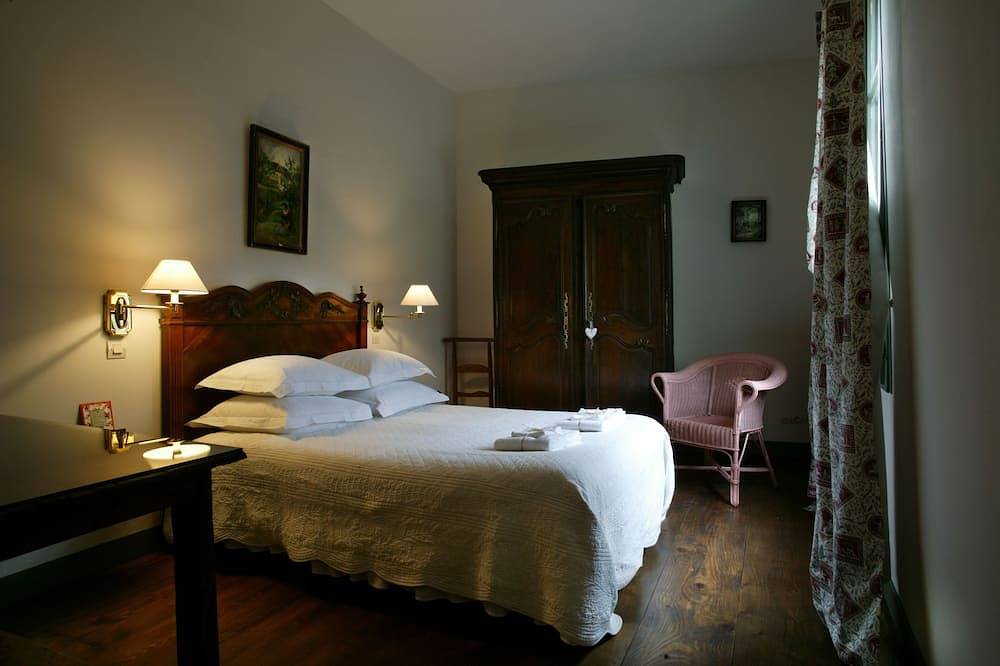 Prieuré de Rochefort,  havre de sérénité  à l'orée des forêts de Picardie.Promos in Berneuil-sur-Aisne, Oise