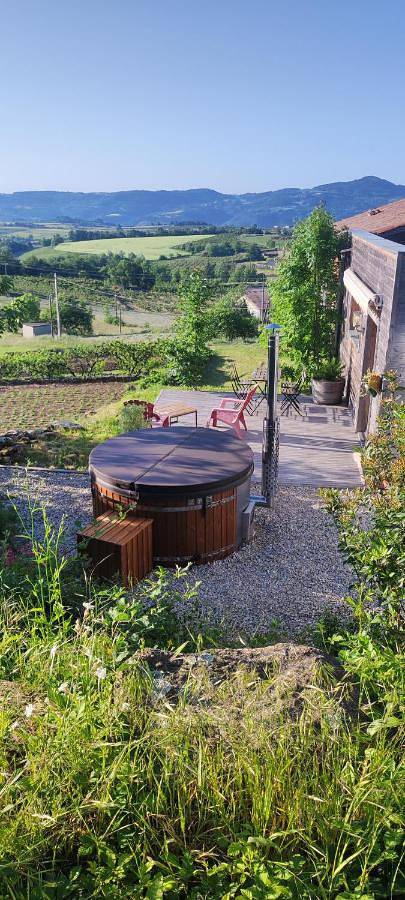 Gîte pour 5 personnes, avec jardin ainsi que terrasse et vue, animaux acceptés à Bozas