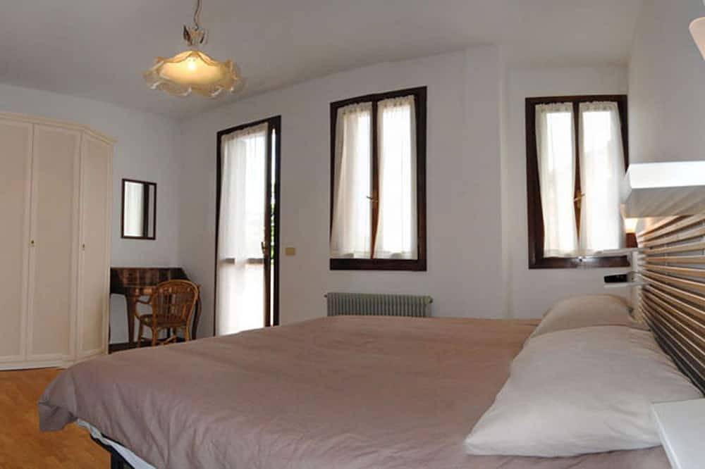Ganze Wohnung, Vittorio Veneto Zentrum, Wohnung mit Garage, 4 Personen in Vittorio Veneto, Südliche Karnische Alpen