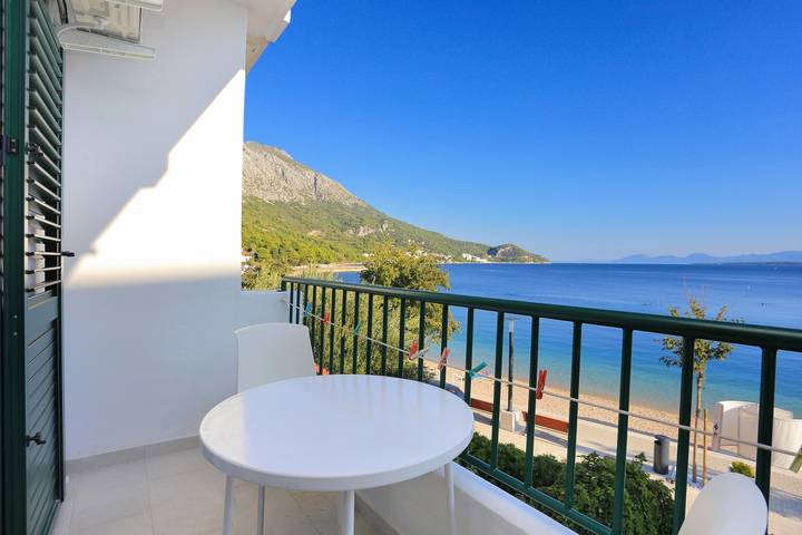 Apartament wakacyjny dla 7 osób, z Balkon/ taras w Igrane
