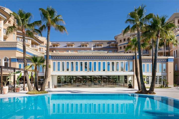 Apartamento para 2 personas, con piscina además de piscina para niños y jardín en Punta del Moral
