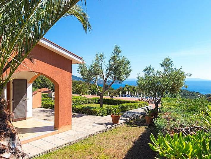 Ferienpark für 4 Personen, mit Pool und Balkon/Terrasse sowie Terrasse auf Elba