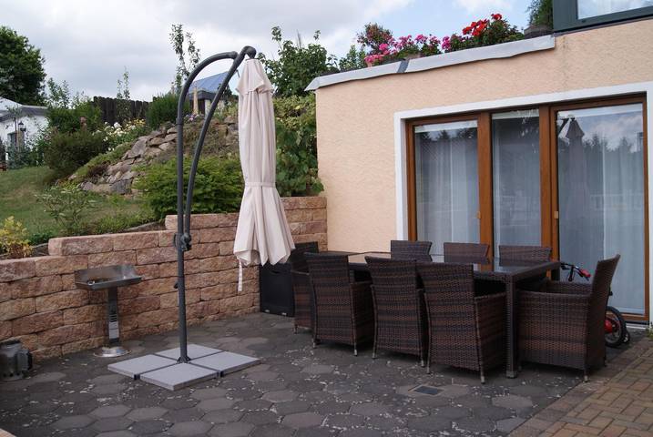 Ferienwohnung für 10 Personen, mit Terrasse und Garten in Bleialf