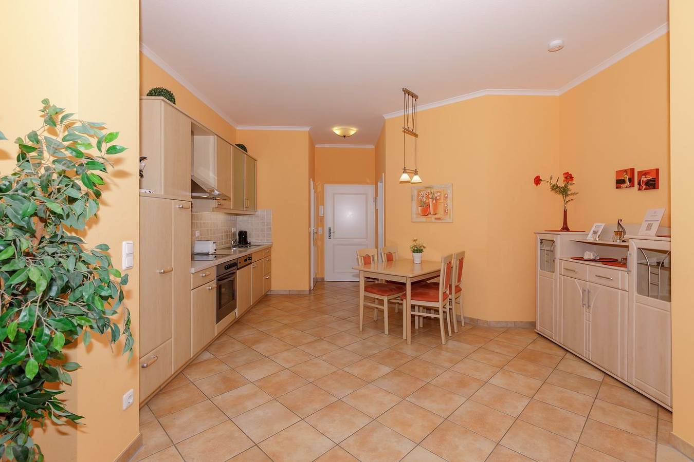 Ganze Wohnung, Strandnahe Ferienwohnung an der Ostsee mit Balkon, Saunabereich & Pool im Haus! in Ostseebad Kühlungsborn, Kühlungsborn