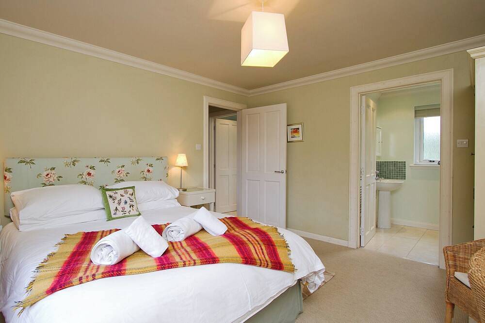 3 bedroom accommodation in North Ballachulish, Glencoe in Ballachulish, Highlands