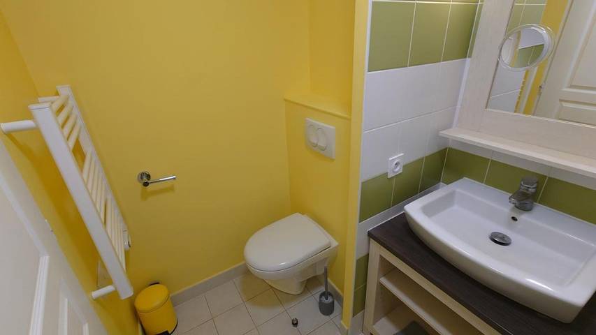 Location de vacances pour 6 personnes, avec jacuzzi ainsi que piscine et jardin, adapté aux familles à Danestal - 2