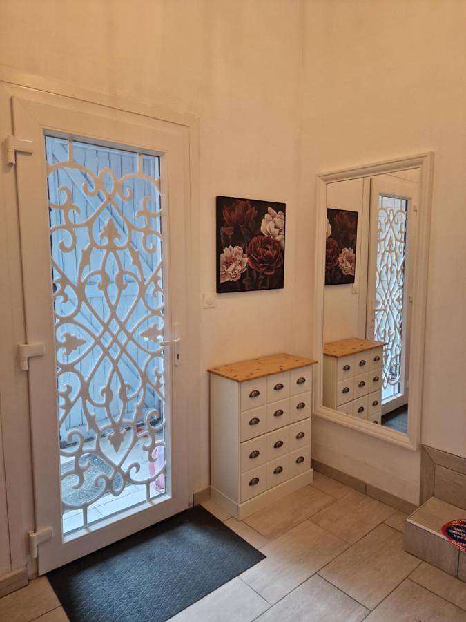 Location de vacances pour 6 personnes, avec piscine ainsi que terrasse et jardin, animaux acceptés à Vadencourt - 3