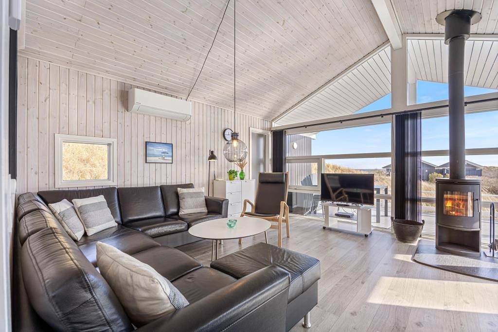 Schön gelegenes Ferienhaus mit Fjordblick, Sauna & Whirlpool in Skodbjerge, Hvide Sande