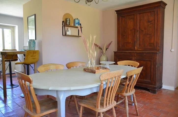 Location de vacances pour 5 personnes, avec piscine ainsi que jardin et vue, animaux acceptés à Corancy - 4