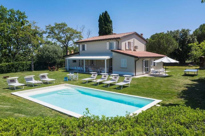 Villa für 12 Personen, mit Garten und Pool