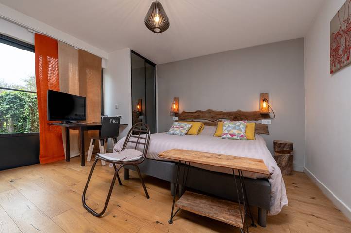 Chambre d’hôte pour 2 personnes, avec Jacuzzi et Jardin dans La Croix-Helléan, Région de Pontivy