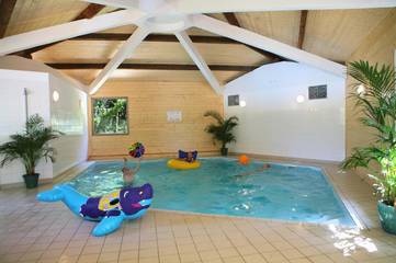 Gîte pour 5 personnes, avec terrasse et piscine dans Plage des Sables-Vignier