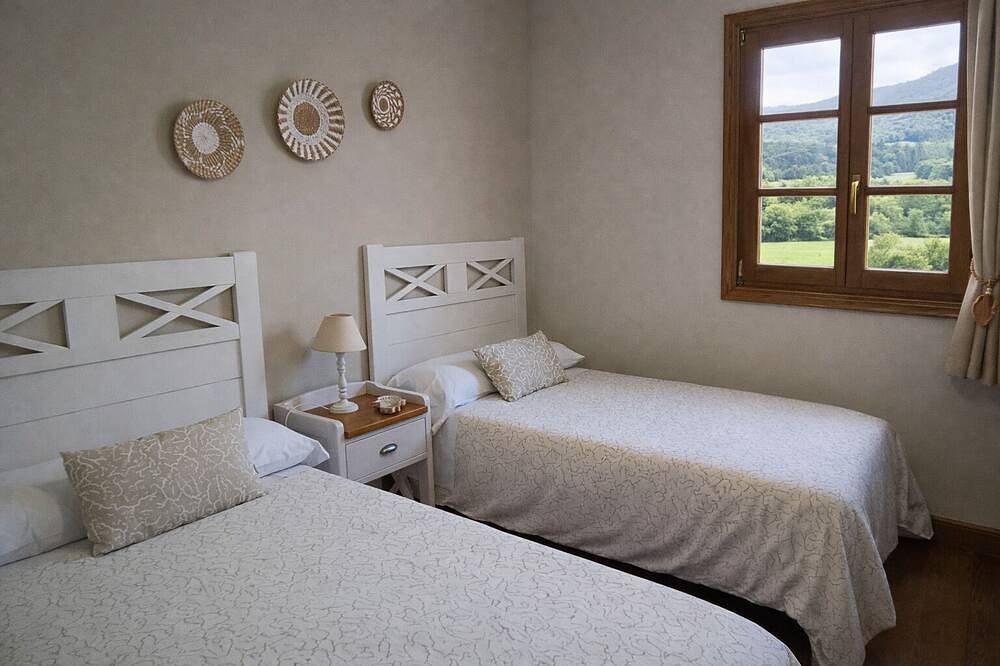 Casa Rural Galain Valle de Ultzama-Navarra con gran jardín, barbacoa y chimenea in Ulzama, Pirineos