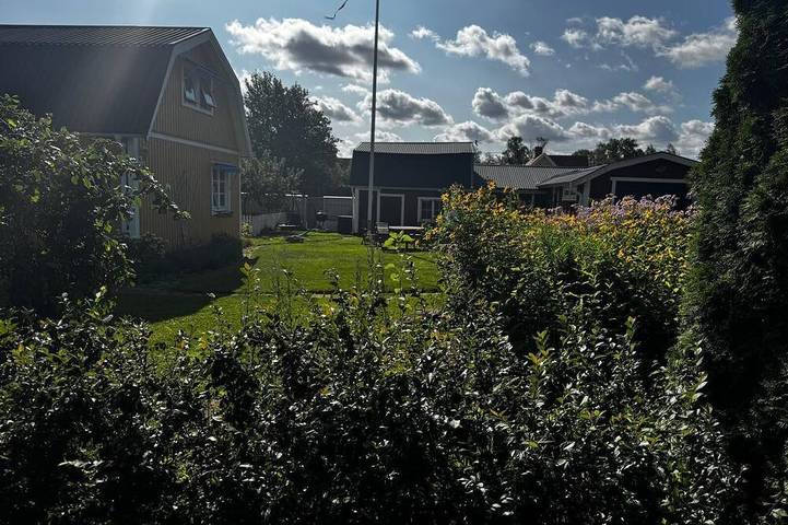 Private Room with Shared Kitchen & Bathroom. in Uppsala