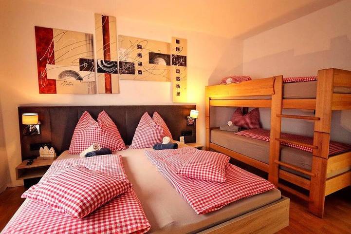 Double room with bathroom (1 double bed, 1 extra bed) in Zederhaus, Ski Amadé