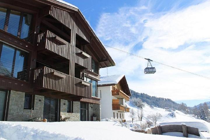 Ferienwohnung für 6 Personen, mit Balkon und Terrasse sowie Garten und Ausblick im Drei Zinnen
