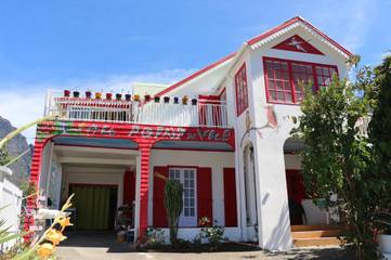 Gîte pour 2 personnes, avec jardin et vue, adapté aux familles à Cilaos