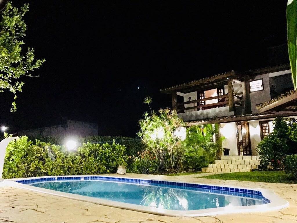 Gemütliches und charmantes Haus mit Pool und Garten in einer Wohnanlage direkt am Meer! in Camaçari, Linha Verde