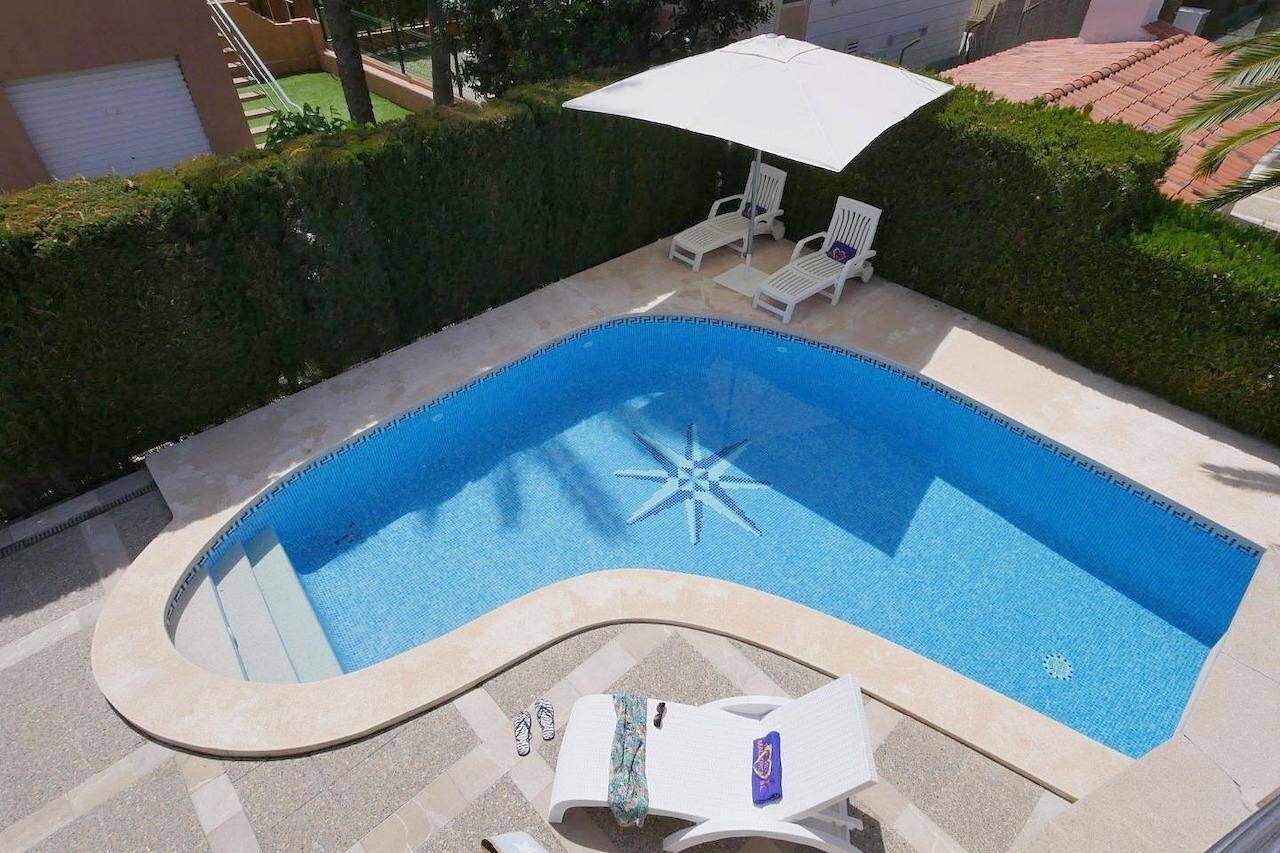Villa „Northern Star“ nahe Strand mit Pool, Wlan, Klimaanlage, Terrasse & Garten in Playa de Alcúdia, Alcúdia
