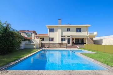 Casa rural para 16 personas, con balcón además de jardín y piscina en Vila Nova de Gaia