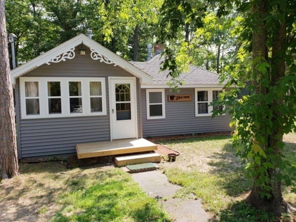 Amazing Cabin directly on Higgins Lake w/Private Boat Mooring Onsite! in Higgins Lake