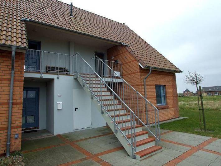 Ganze Ferienwohnung, Moderne Ferienwohnung mit Balkon in Strandnähe in Friedrichskoog-Spitze, Friedrichskoog