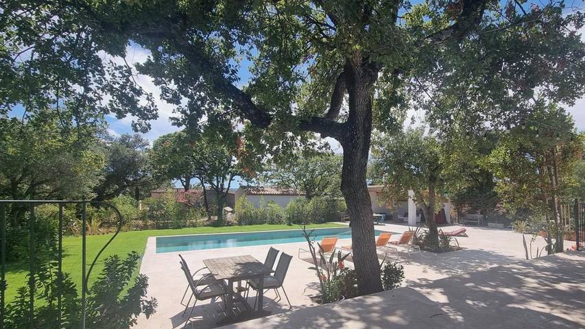 Location de vacances pour 12 personnes, avec jardin et piscine à La Môle - 3