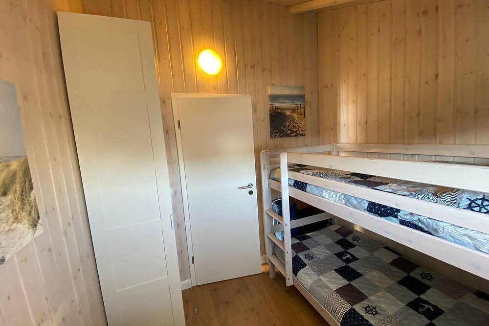 Großzügiges ****-Ferienhaus, mit Whirlpool,  Sauna & Garten am nahen Seedeich in Wesselburenerkoog, Dithmarschen