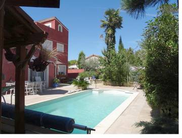 Cottage pour 2 personnes, avec piscine ainsi que jardin et jacuzzi, animaux acceptés à Roques