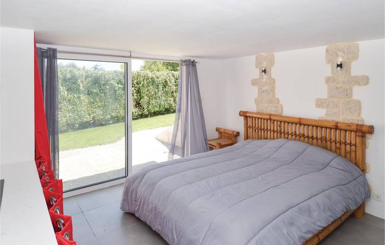 Gelassener Rückzugsort in Sernhac: 127m², Parkplatz, TV, Pool, Garten & Internet in Sernhac, Nimes und Umgebung