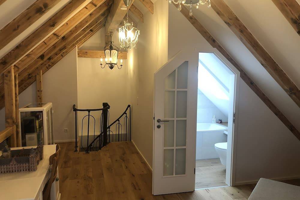 Hochwertig eingerichtete Ferienwohnung in bester Lage. in Aschaffenburg, Mainviereck