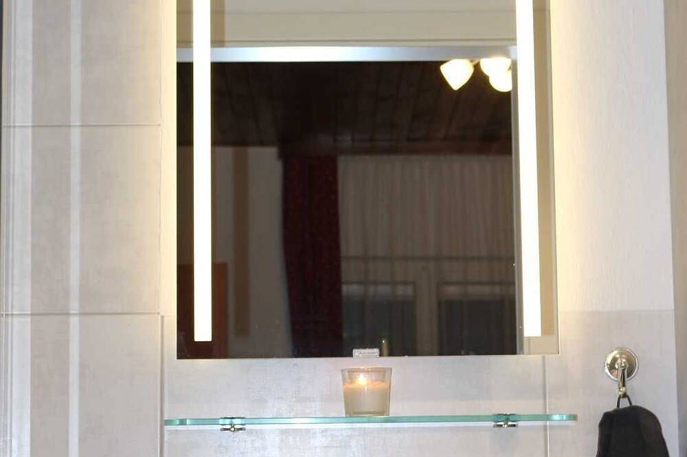 Schwörerhof - Ferienwohnung 70qm, 2 Schlafräume, 1 Wohn-/ Schlafraum in Schuttertal, Hochschwarzwald