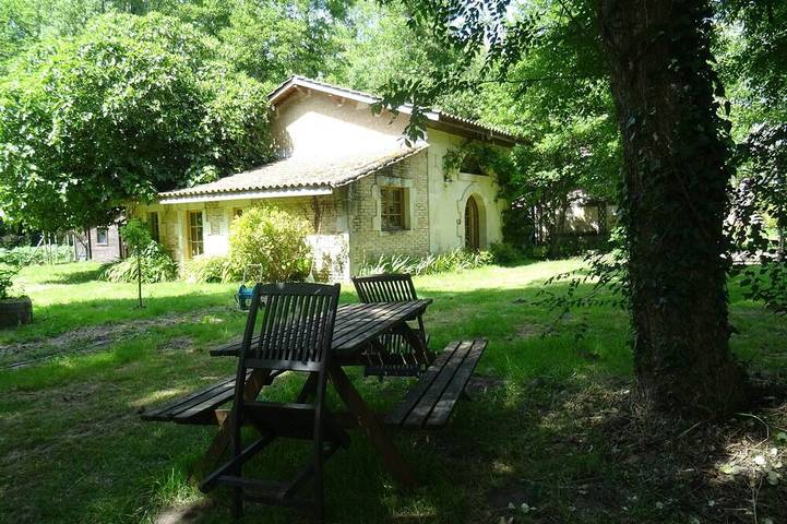 Maison de vacances pour 7 personnes, avec jardin à Lesparre-Médoc
