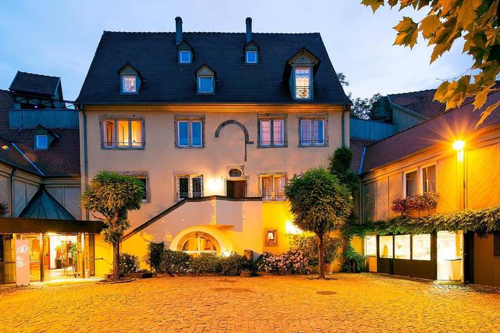 Hôtel pour 5 personnes, avec jardin et sauna ainsi que terrasse et piscine à Obernai
