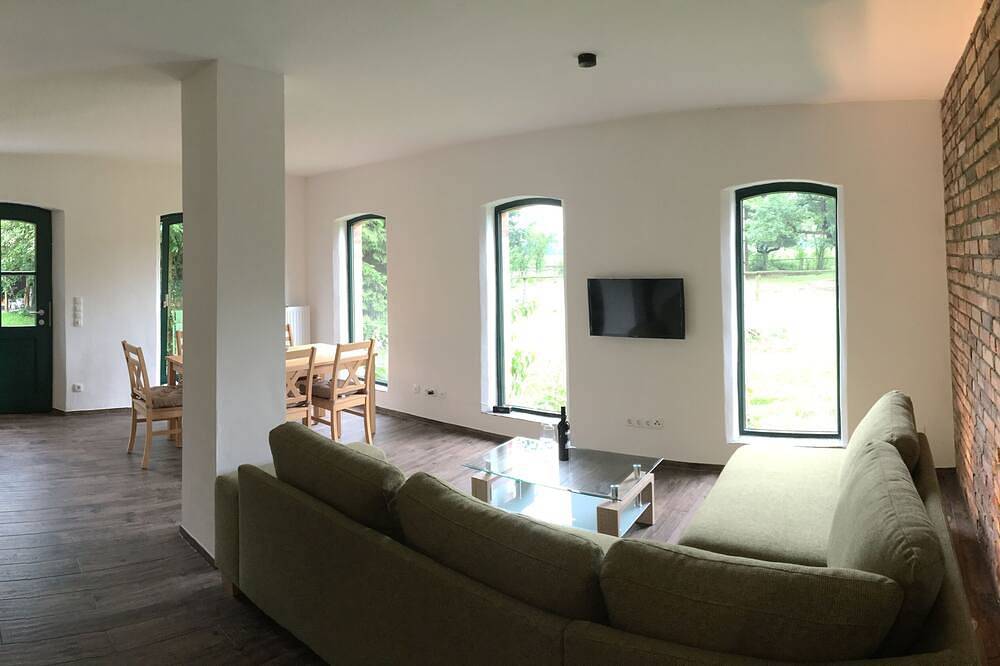 Ganze Wohnung, Komfortable moderne Ferienwohnung<br>mit Sauna<br> in Kirchlinteln, Landkreis Verden