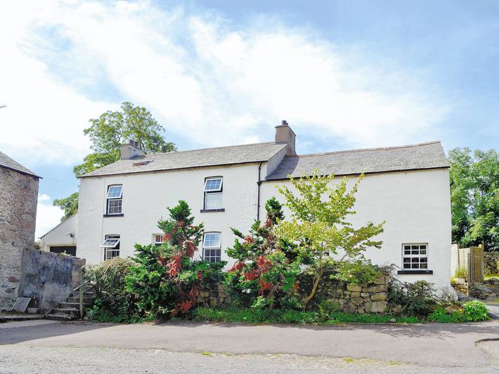 Glamping for 12 people, with garden, with pets in Cumbria
