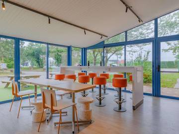 Hôtel pour 3 personnes, avec terrasse à Saint-Quentin-Fallavier