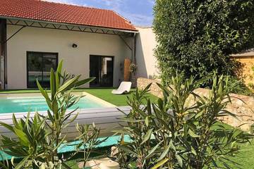Cottage pour 6 personnes, avec terrasse ainsi que piscine et jardin à Saint-Chaptes