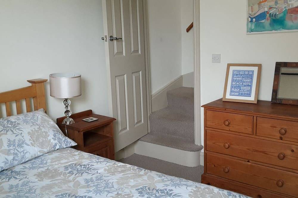 Cosy Grade 2 Listed Cottage on the historic High Street of Wells-Next-The-Sea in Wells-next-the-Sea, Norfolk Coast