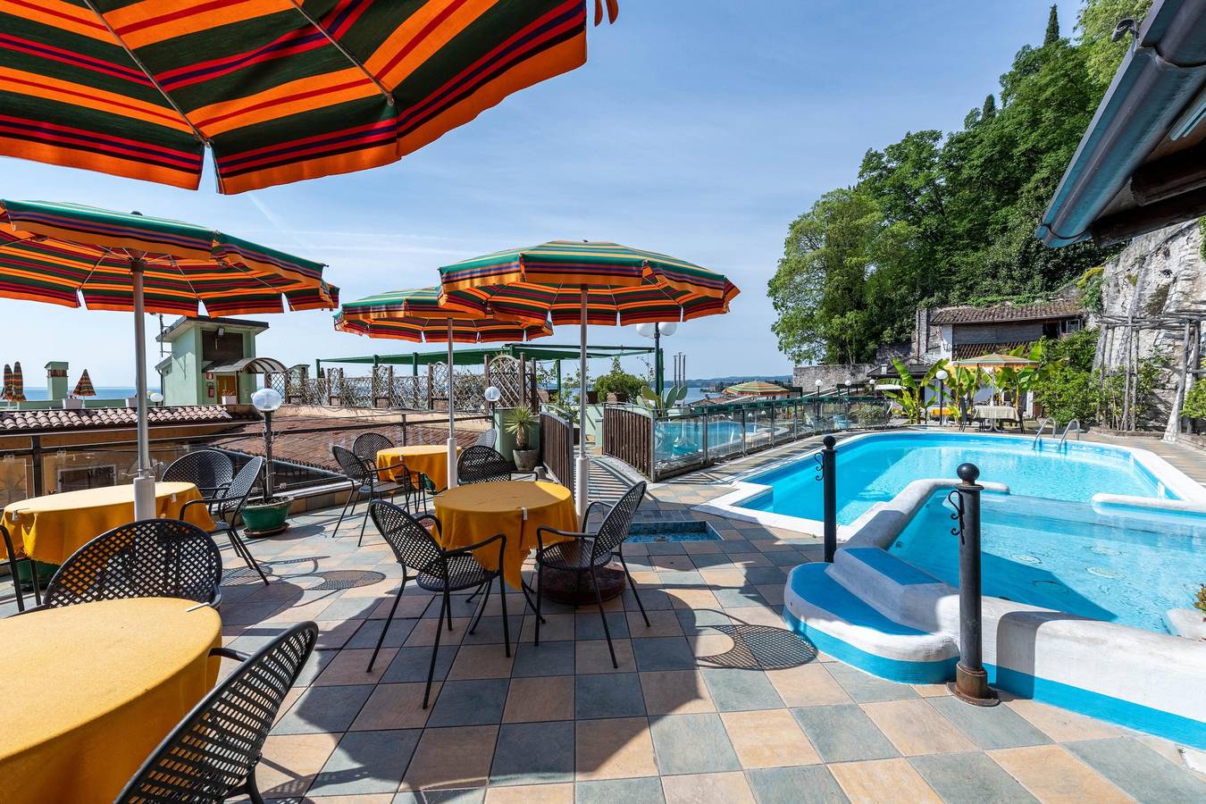 Appartamento Hotel "Gardasol Romantic 1 Vista Lago" con vista lago, piscina e Wi-Fi in Toscolano-Maderno, Prealpi Gardesane