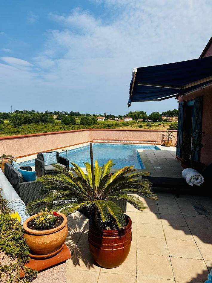Gîte pour 2 personnes, avec Terrasse ainsi que Jardin et Piscine