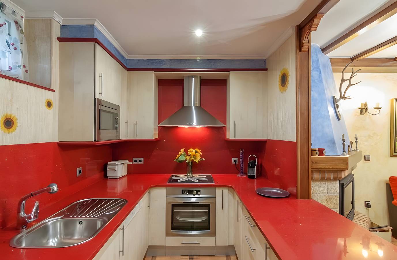 'Alojamientos Marte Habitación 6' con terraza y jardín compartidos in Torrelavega, Costa de Cantabria