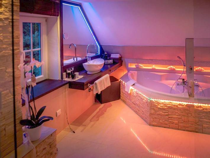 Ferienwohnung für 3 Personen, mit Terrasse und Garten sowie Sauna und Ausblick