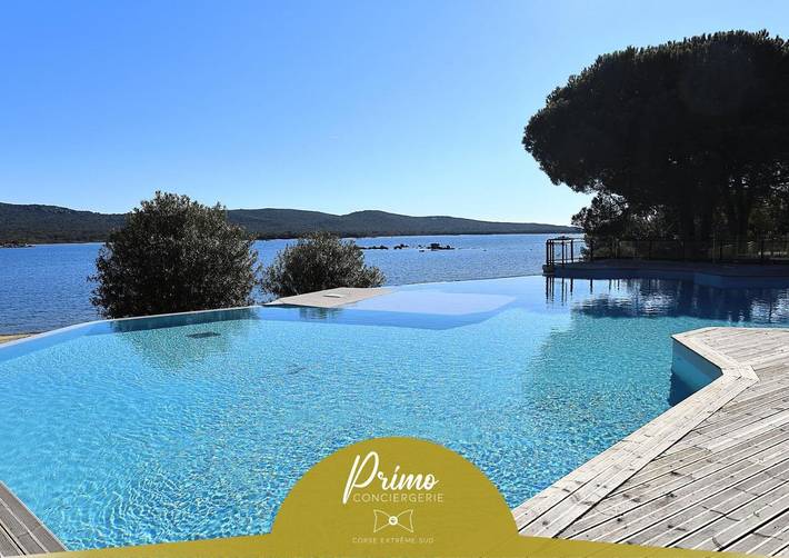 Appartement de vacances pour 4 personnes, avec piscine ainsi que jardin et vue