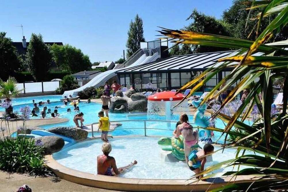 Zecamping 4 étoiles familial espace aquatique locatif Tv Bbq 31m2 in Saint-Lunaire, Région de Saint-Malo